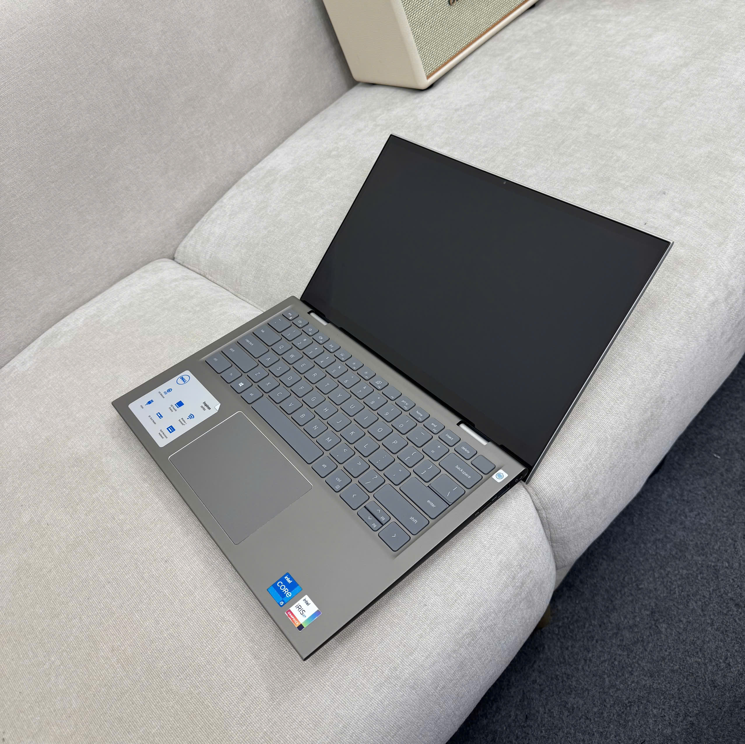 z6729443493781_4fb267c18a7014f1970449883b0e3a88