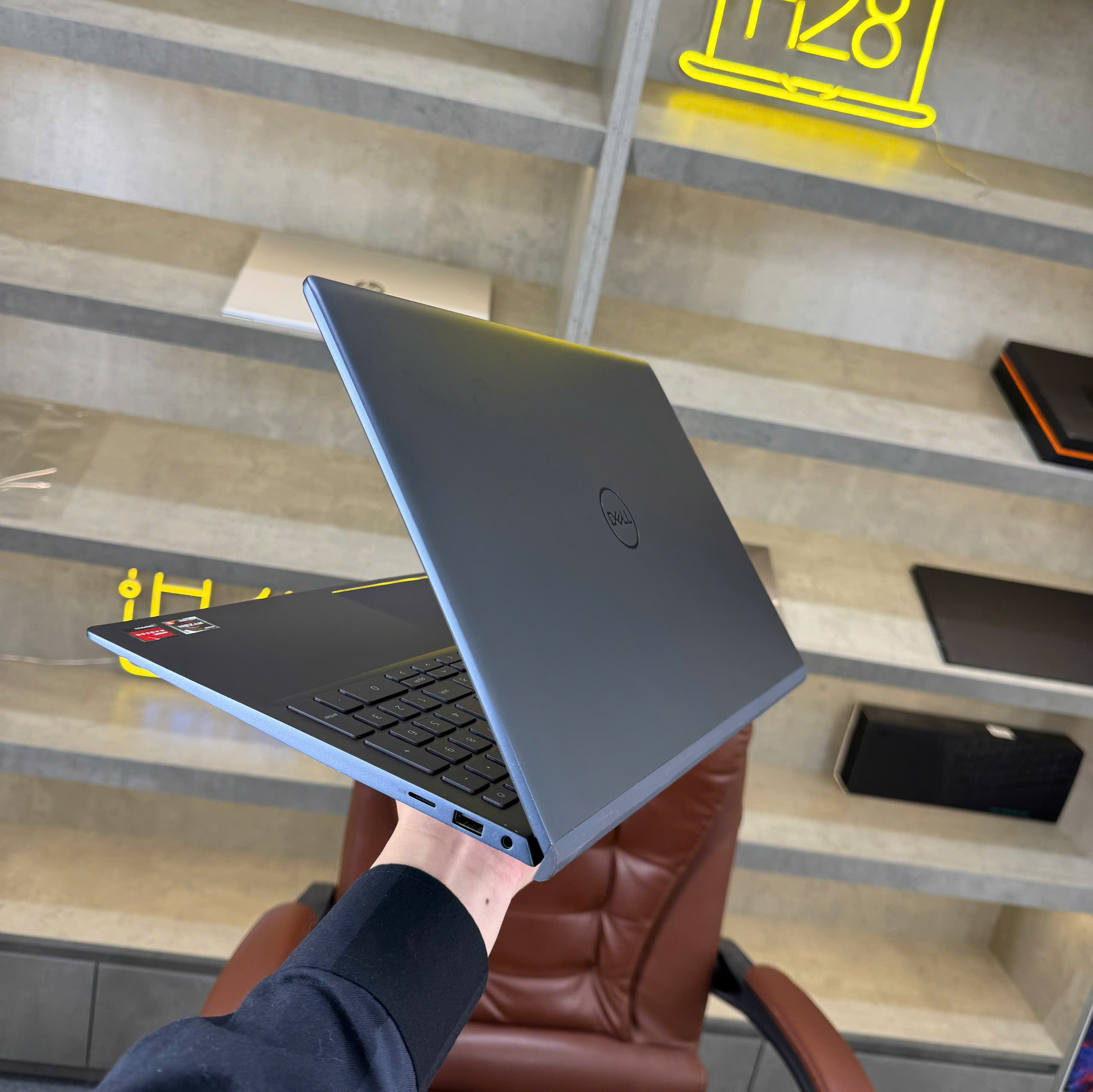 z6769303892882_ea0125b09534574fbe3c50ba85106941