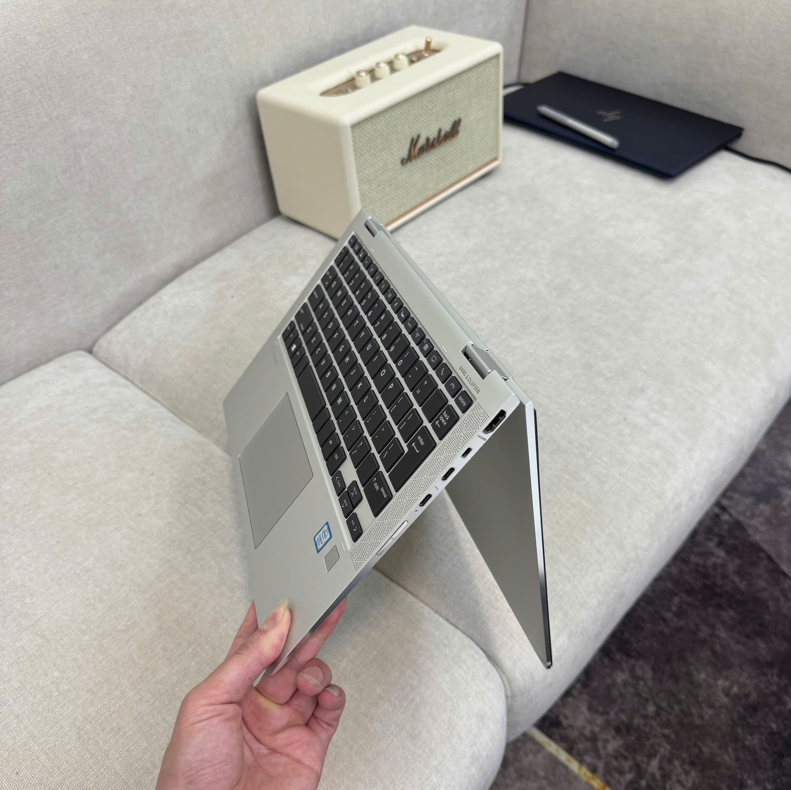 z6838402415571_97bb28b9c3a01603fdd94e6c42ae2d78