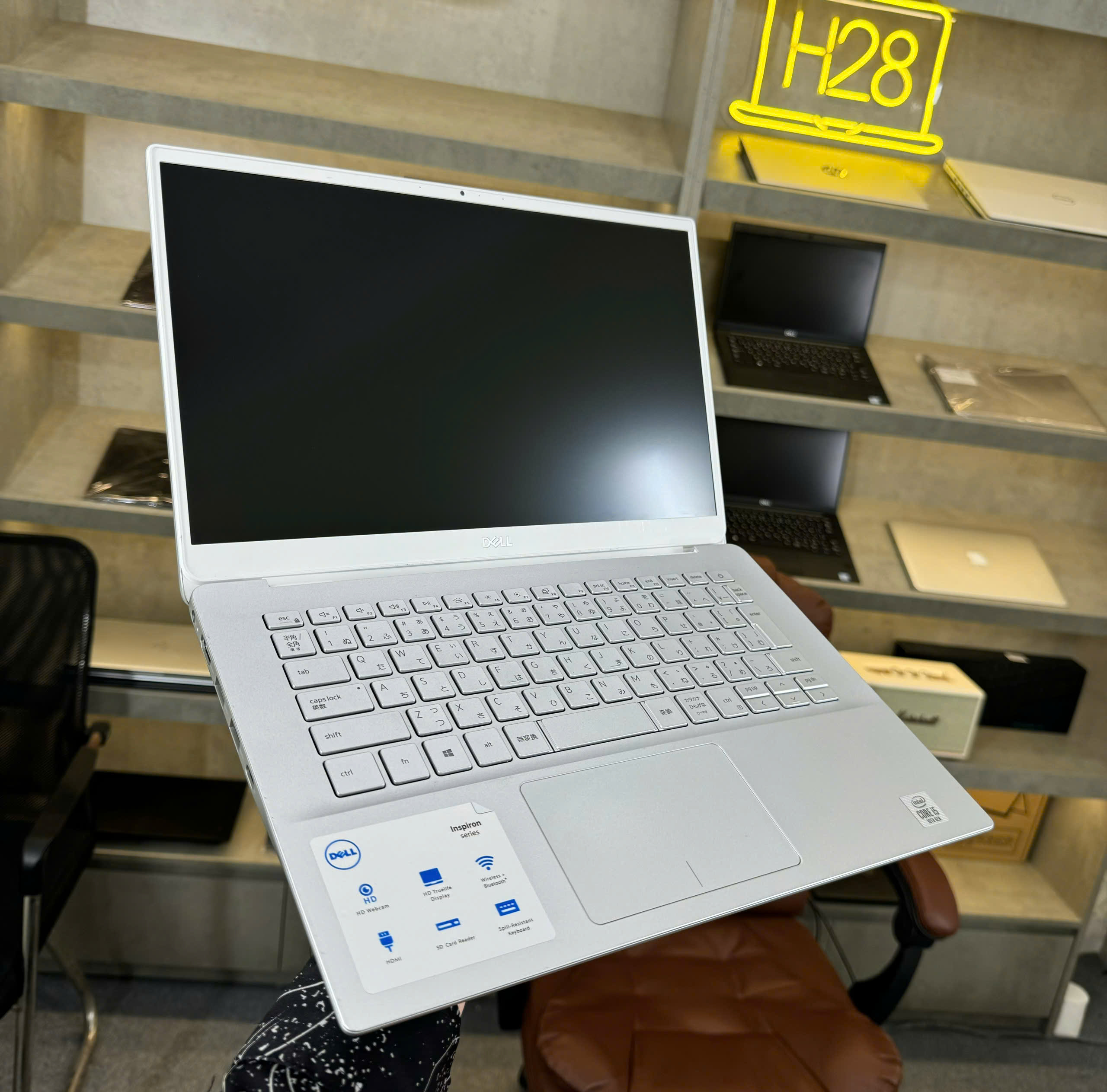 z6377020874483_c806cefea615143b4a8996aa57d970bf